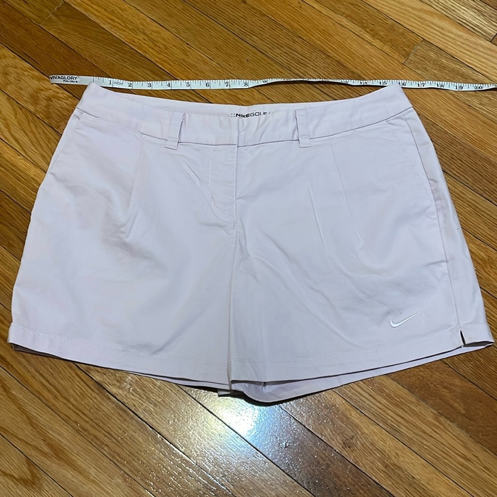 Women’s light purple Nike Golf DRI-FIT shorts size 8